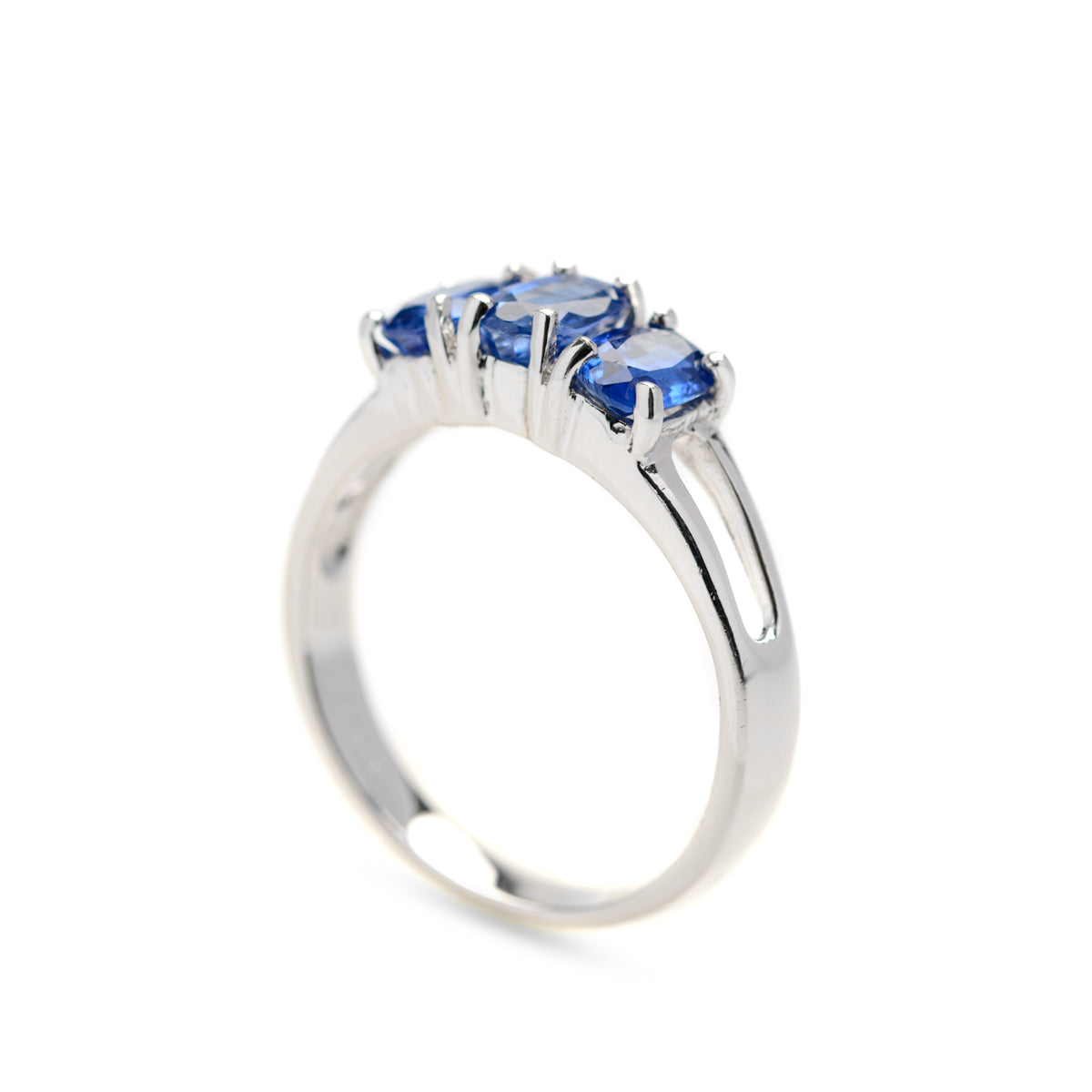 9ct White Gold & Natural Sapphire Trilogy Ladies Ring Birmingham Hallmark 2006 (Code A821)