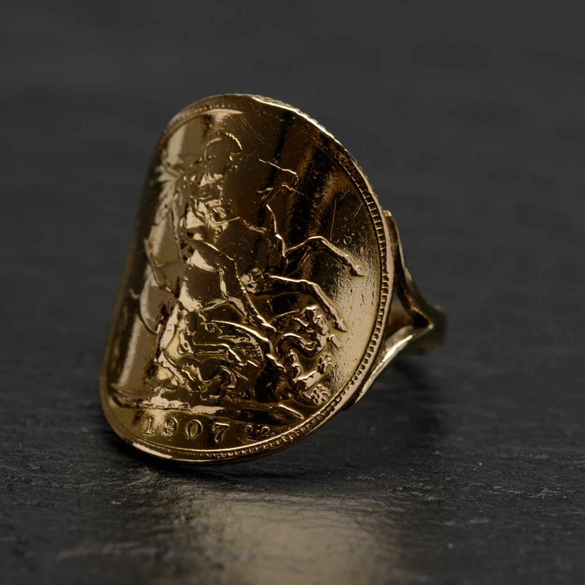 Antique Edward VII 22ct Gold Sovereign Ring With 9ct Gold Band Size N (Code A841)