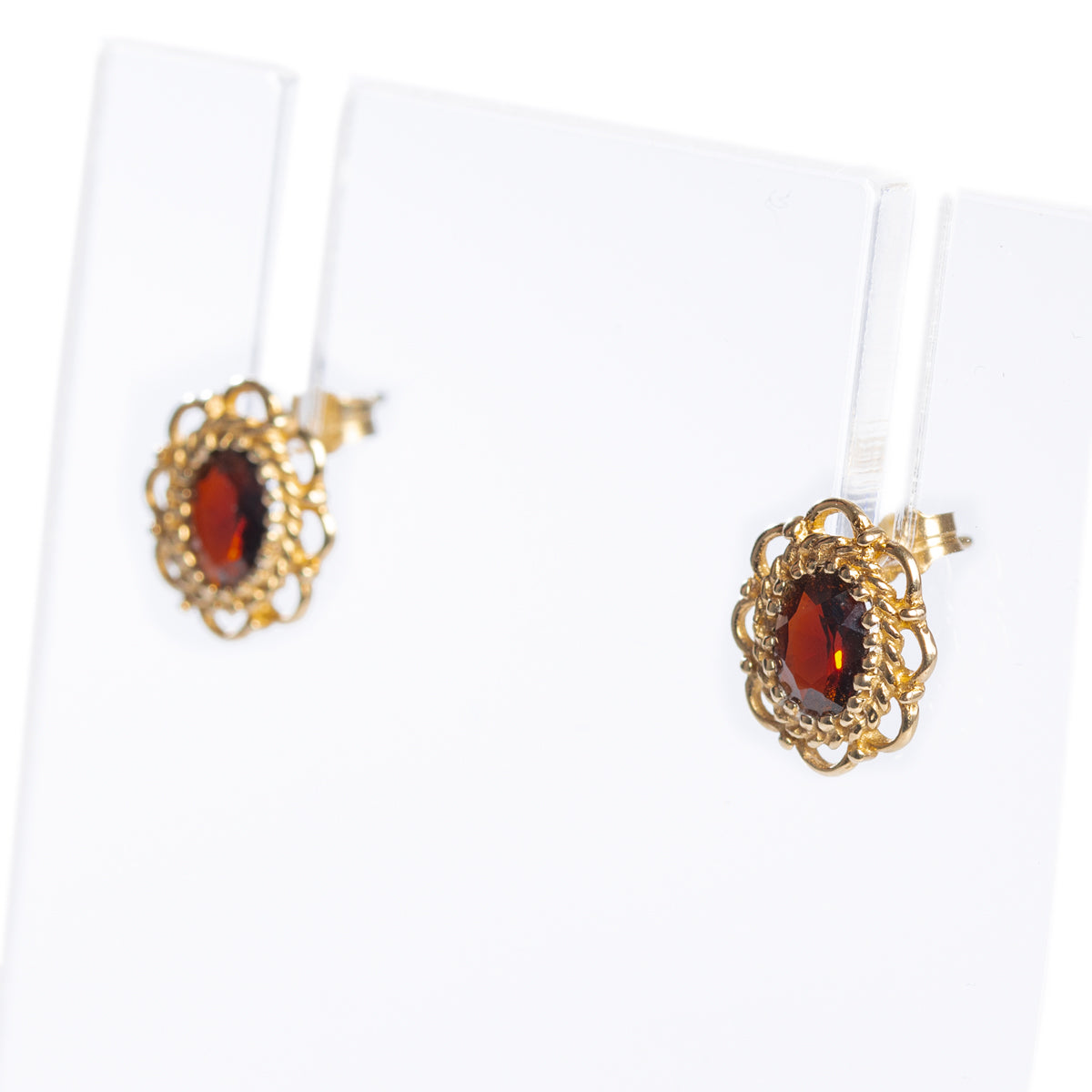 Pair Vintage 9ct Gold & Garnet Stud Earrings For Pierced Ears Hallmark Birmingham 1992 (Code A994)