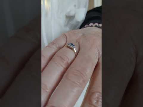 9ct Gold & Cornflower Blue Sapphire Trilogy Ring With Diamond Halo UK Size M (Code A1085)
